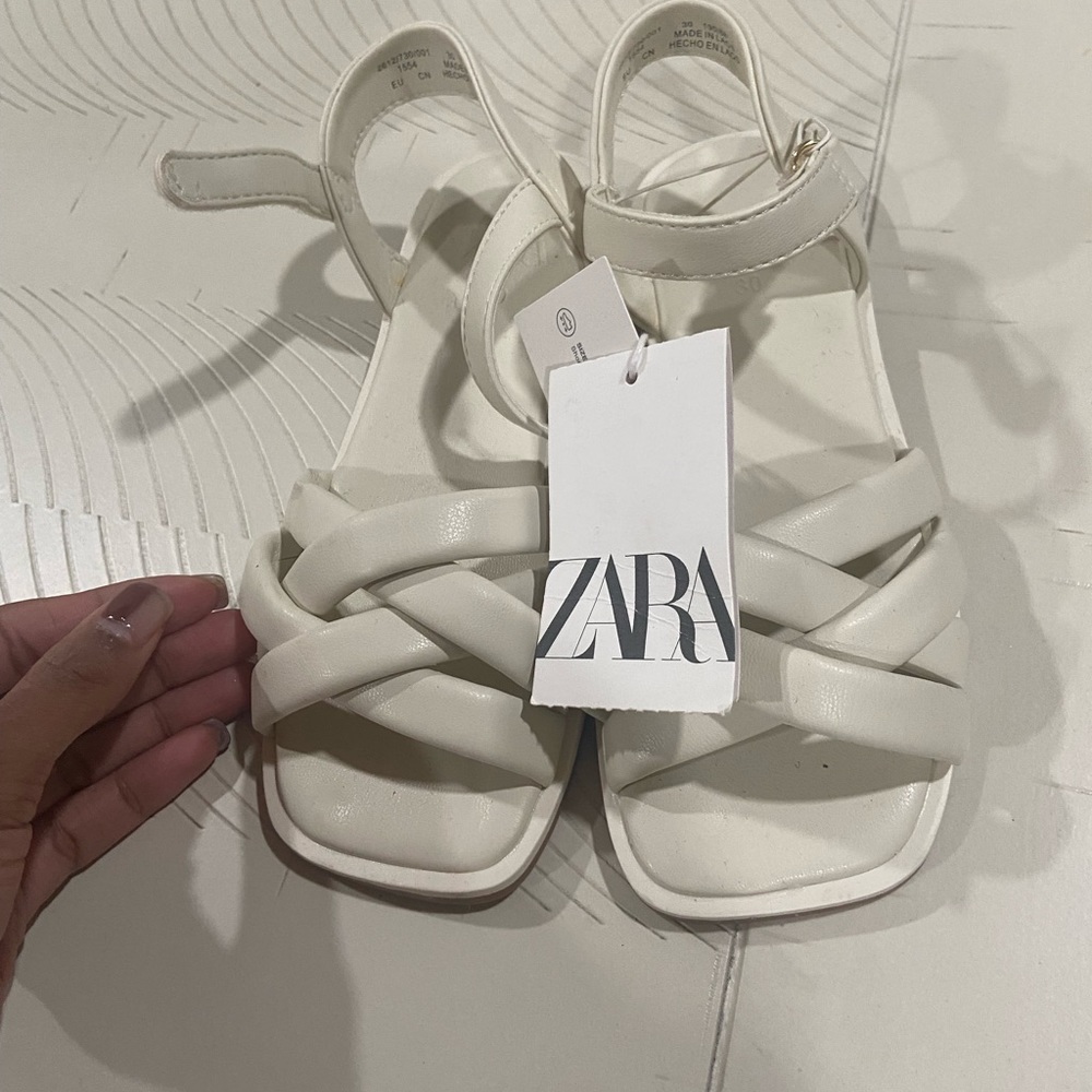 Zara, girls sandals, brand new, prefect condition.